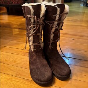 Uggs Whitley brown suede 39 or 8.5